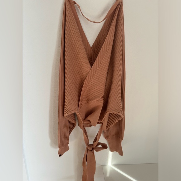 Off the shoulder tie around sweater Medium - Picture 3 of 5